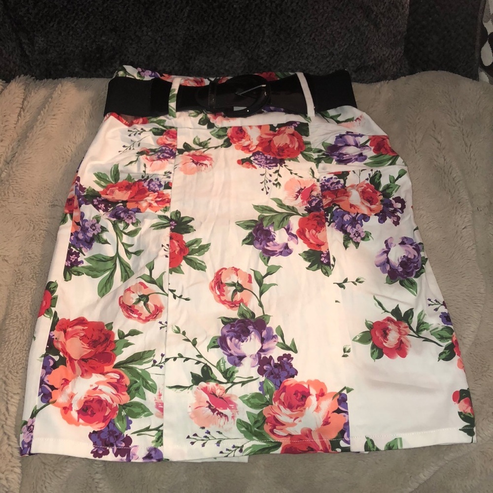 NWT Kate Kasin Pencil Skirt with belt, Large